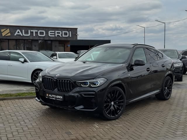 BMW X6 M Sport e zezë para autosallonit Auto Erdi
