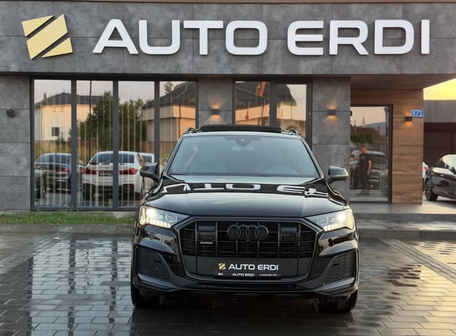 Audi Q7 S line e zezë