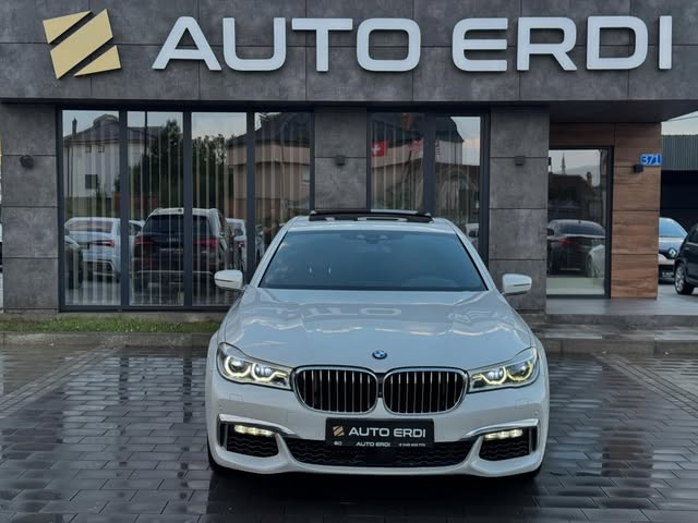 BMW Seria 7 M Sport e bardhë